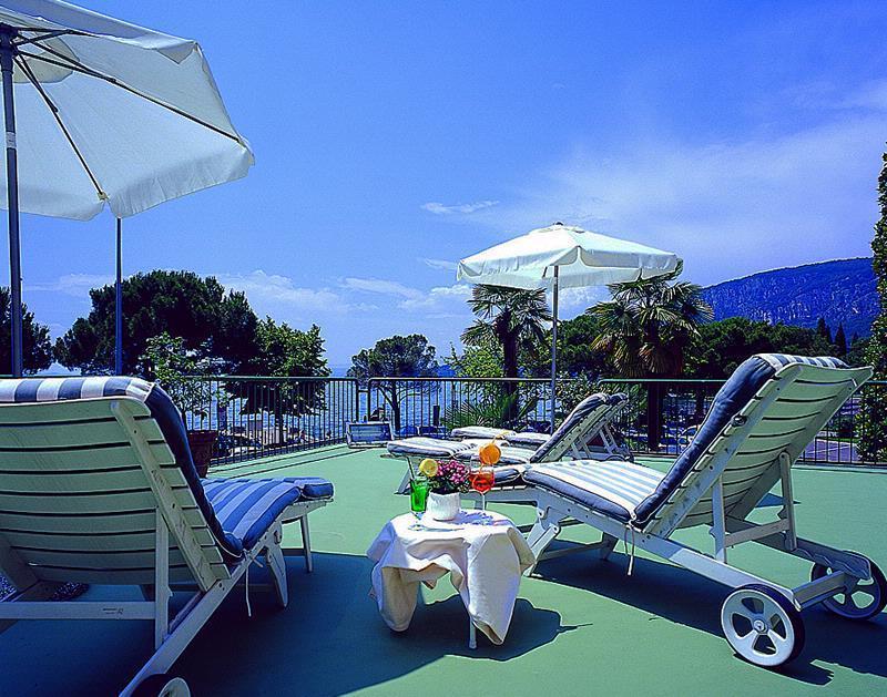 Hotel Terminus Garda  Esterno foto