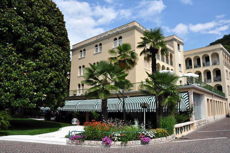 Hotel Terminus Garda  Esterno foto