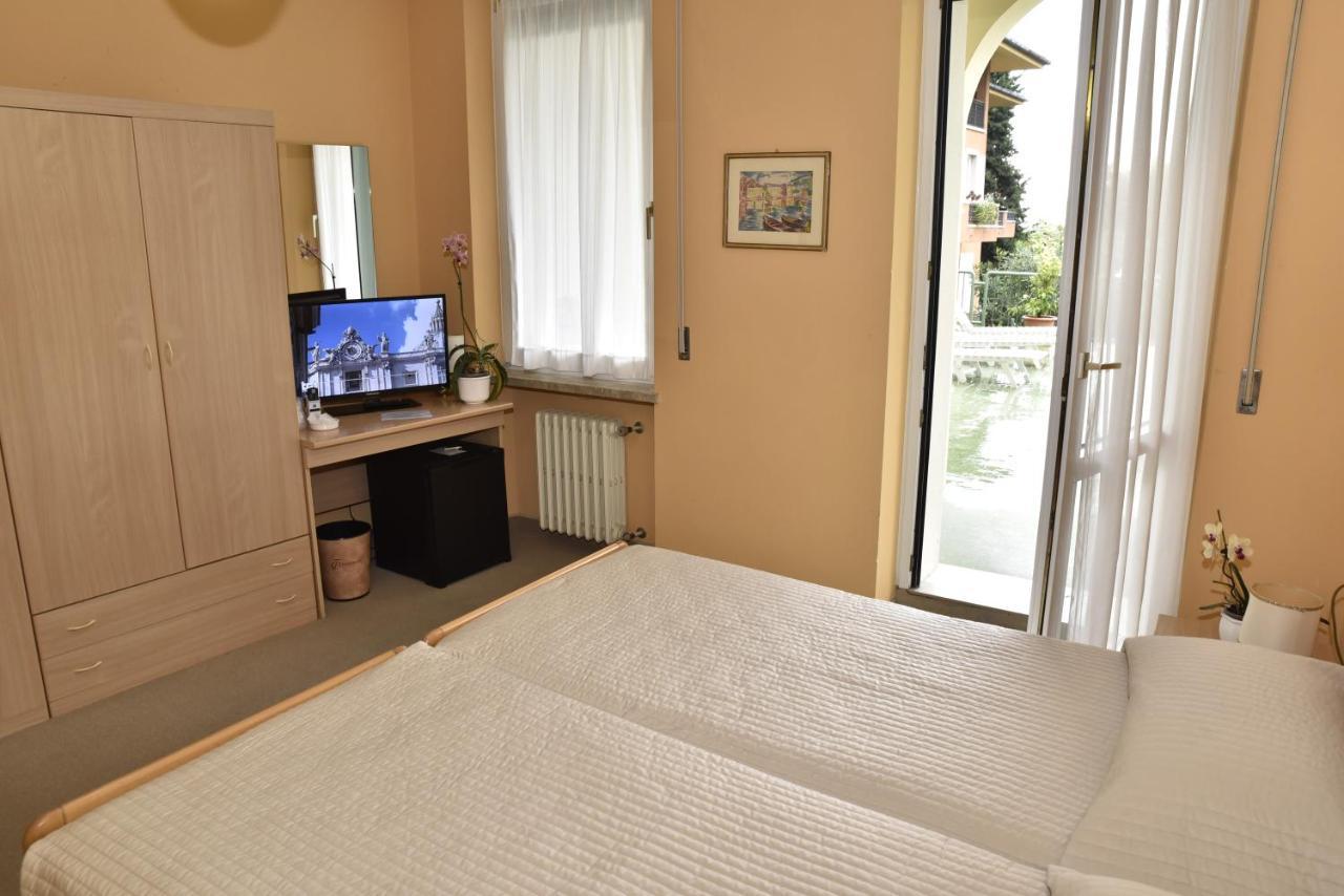 Hotel Terminus Garda  Esterno foto