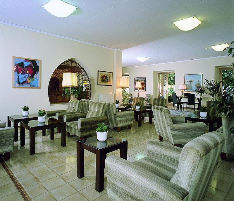 Hotel Terminus Garda  Esterno foto