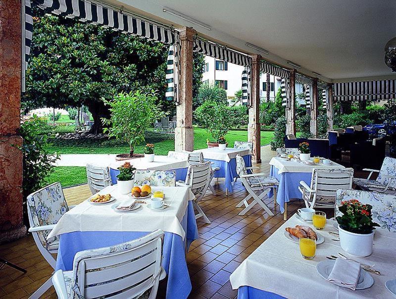 Hotel Terminus Garda  Esterno foto