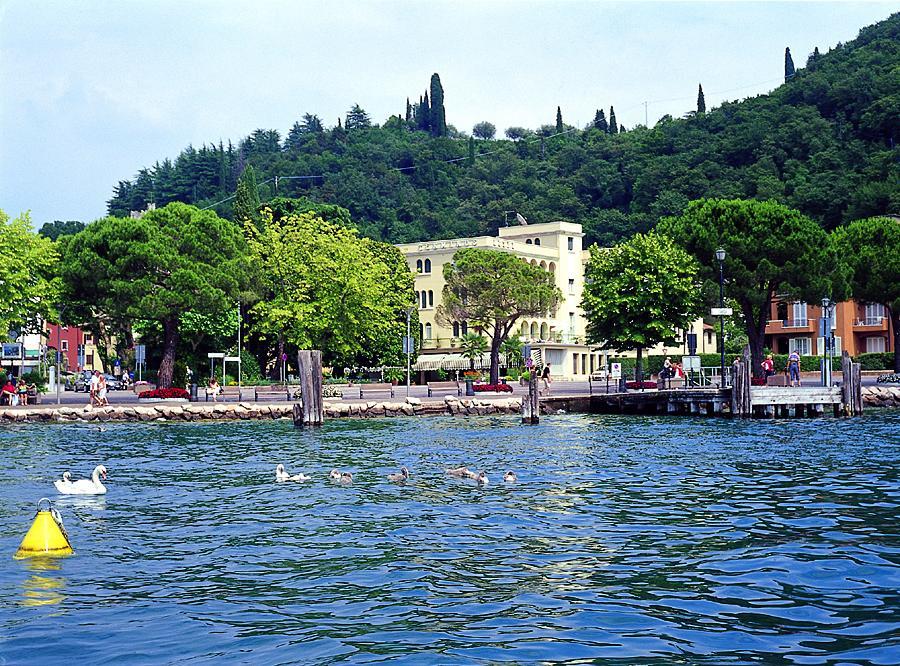 Hotel Terminus Garda  Esterno foto